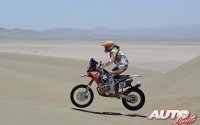 Laia Sanz (Honda) en la 9ª etapa del Rally Dakar 2015, disputada entre las localidades chilenas de Iquique y Calama.