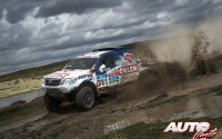 Marek Dabrowski con el Toyota Hilux V8 en la 7ª etapa del Rally Dakar 2015, disputada entre Iquique (Chile) y Uyuni (Bolivia).