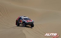 Stephane Peterhansel con el Peugeot 2008 DKR en la 9ª etapa del Rally Dakar 2015, disputada entre las localidades chilenas de Iquique y Calama.