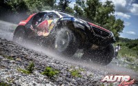 Stephane Peterhansel con el Peugeot 2008 DKR en la 11ª etapa del Rally Dakar 2015, disputada entre las localidades argentinas de Salta y Termas de Río Hondo.