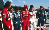 Niki Lauda con algunos pilotos más en el GP de Suiza de 1982, disputado en el circuito de Dijon-Prenois.