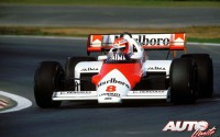 Niki Lauda al volante del McLaren-TAG MP4/2 con el que se proclamaría campeón en la temporada 1984.