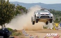Sébastien Ogier al volante del Volkswagen Polo R WRC, durante el Rally de Cerdeña 2014, puntuable para el Campeonato del Mundo de Rallyes WRC.