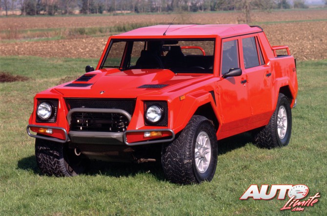 New-Ray Lamborghini LM002 Rouge 1/32 - Modèle Réduit Occasion, échelle 1:32, Superbe Pour Collectionneurs Ou Décoration