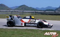 Ayrton Senna al volante de Toleman-Hart TG183B, durante el GP de Brasil de 1984, disputado en el circuito de Jacarepaguá.