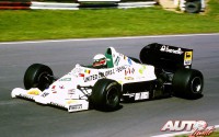 Teo Fabi al volante de Toleman-Hart TG185, durante el GP de Europa de 1985, disputado en el circuito de Brands Hatch (Inglaterra).