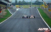Nigel Mansell (Williams-Renault FW14) y Ayrton Senna (McLaren-Honda MP4/6) se disputan la posición en el circuito de Montmeló, durante el Gran Premio de España de 1991.