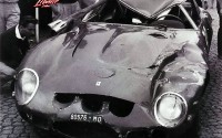 Accidente de Ernesto Prinoth con el Ferrari 250 GTO Berlinetta, durante la Coppa Inter Europa GT de 1964, disputada en el circuito de Monza (Italia).