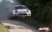 Sébastien Ogier, al volante del Volkswagen Polo R WRC, durante el Rally de Polonia 2014, puntuable para el Campeonato del Mundo de Rallyes "WRC".
