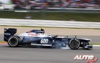 Valtteri Bottas apurando la frenada con el Williams-Renault FW35, durante un Gran Premio del Campeonato del Mundo de Fórmula 1 2013.