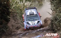 Thierry Neuville, al volante del Hyundai i20 WRC, durante el Rally de Argentina 2015, puntuable para el Campeonato del Mundo de Rallyes "WRC".