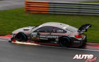 Tom Blomqvist, al volante del BMW M4 DTM, durante la prueba disputada en el circuito de Oschersleben, puntuable para el Campeonato Alemán de Turismos "DTM 2015".