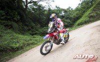 Joan Barreda, a los mandos de su Honda CRF 450 Rally, durante la etapa 3 del Rally Dakar 2016, disputada entre Termas de Río Hondo y San Salvador de Jujuy.