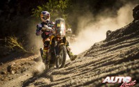 Toby Price, a los mandos de su KTM 450 Rally, durante la etapa 8 del Rally Dakar 2016, disputada entre Salta y Belén.