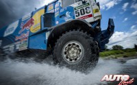 Dmitry Sotnikov, al volante del Kamaz 4326, durante la etapa 12 del Rally Dakar 2016, disputada entre San Juan y Villa Carlos Paz.