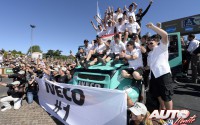 El equipo Iveco celebra la victoria en el Dakar 2016 en el podio celebrado en Rosario (Argentina).