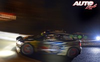 Sébastien Ogier, al volante del Volkswagen Polo R WRC, durante el Rallye de Montecarlo 2016, puntuable para el Campeonato del Mundo de Rallyes WRC.
