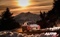 Thierry Neuville, al volante del Hyundai i20 WRC, durante el Rallye de Montecarlo 2016, puntuable para el Campeonato del Mundo de Rallyes WRC.