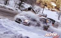 Bryan Bouffier, al volante del Ford Fiesta RS WRC, durante el Rallye de Montecarlo 2016, puntuable para el Campeonato del Mundo de Rallyes WRC.