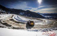 Damien Oberti, al volante del Peugeot 207 S2000, durante el Rallye de Montecarlo 2016, puntuable para el Campeonato del Mundo de Rallyes WRC.
