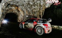 Kris Meeke, al volante del Citroën DS3 WRC, durante el Rallye de Montecarlo 2016, puntuable para el Campeonato del Mundo de Rallyes WRC.