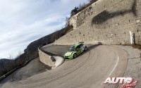 Esapekka Lappi, al volante del Skoda Fabia R5 WRC2, durante el Rallye de Montecarlo 2016, puntuable para el Campeonato del Mundo de Rallyes WRC.