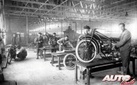 Producción de la BMW R 32 (1923).