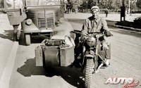 Alexander von Falkenhausen con una BMW R 75 durante los días de la II Guerra Mundial (1942).