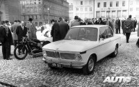 El BMW 1600 fue presentado con ocasión del 50 Aniversario de BMW (1966).