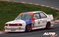 Roberto Ravaglia al volante del BMW M3 E30 DTM (1989).