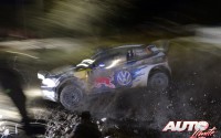 Sébastien Ogier al volante del Volkswagen Polo R WRC, durante el Rally de Argentina 2016, puntuable para el Campeonato del Mundo de Rallyes WRC 2016.
