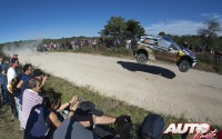 Andreas Mikkelsen al volante del Volkswagen Polo R WRC, durante el Rally de Argentina 2016, puntuable para el Campeonato del Mundo de Rallyes WRC 2016.