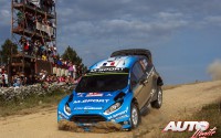 Eric Camilli al volante del Ford Fiesta RS WRC, durante el Rally de Italia/Cerdeña 2016, puntuable para el Campeonato del Mundo de Rallyes WRC 2016.