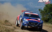 José Antonio Suárez al volante del Peugeot 208 T16 WRC2, durante el Rally de Italia/Cerdeña 2016, puntuable para el Campeonato del Mundo de Rallyes WRC2 2016.