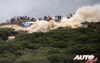 Kevin Abbring al volante del Hyundai i20 WRC, durante el Rally de Italia/Cerdeña 2016, puntuable para el Campeonato del Mundo de Rallyes WRC 2016.