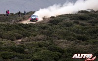 Kevin Abbring al volante del Hyundai i20 WRC, durante el Rally de Italia/Cerdeña 2016, puntuable para el Campeonato del Mundo de Rallyes WRC 2016.
