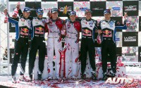 Kris Meeke, Andreas Mikkelsen, Sébastien Ogier y sus respectivos copilotos en el podio del Rally de Portugal 2016, puntuable para el Campeonato del Mundo de Rallyes WRC 2016.