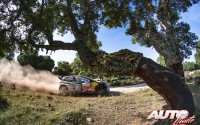 Sébastien Ogier al volante del Volkswagen Polo R WRC, durante el Rally de Italia/Cerdeña 2016, puntuable para el Campeonato del Mundo de Rallyes WRC 2016.