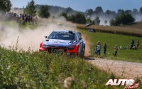 Thierry Neuville al volante del Hyundai i20 WRC, durante el Rally de Polonia 2016, puntuable para el Campeonato del Mundo de Rallyes WRC 2016.