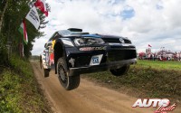 Sébastien Ogier al volante del Volkswagen Polo R WRC, durante el Rally de Polonia 2016, puntuable para el Campeonato del Mundo de Rallyes WRC 2016.