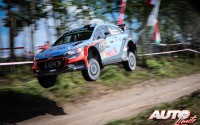 Thierry Neuville al volante del Hyundai i20 WRC, durante el Rally de Polonia 2016, puntuable para el Campeonato del Mundo de Rallyes WRC 2016.
