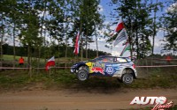 Sébastien Ogier al volante del Volkswagen Polo R WRC, durante el Rally de Polonia 2016, puntuable para el Campeonato del Mundo de Rallyes WRC 2016.