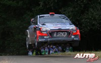 Dani Sordo al volante del Hyundai i20 WRC, durante el Rally de Alemania 2016, puntuable para el Campeonato del Mundo de Rallyes WRC.