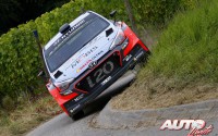Thierry Neuville al volante del Hyundai i20 WRC, durante el Rally de Alemania 2016, puntuable para el Campeonato del Mundo de Rallyes WRC.