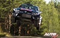Sébastien Ogier al volante del Volkswagen Polo R WRC, durante el Rally de Finlandia 2016, puntuable para el Campeonato del Mundo de Rallyes WRC.