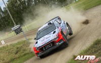 Thierry Neuville al volante del Hyundai i20 WRC, durante el Rally de Finlandia 2016, puntuable para el Campeonato del Mundo de Rallyes WRC.