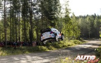Sébastien Ogier al volante del Volkswagen Polo R WRC, durante el Rally de Finlandia 2016, puntuable para el Campeonato del Mundo de Rallyes WRC.