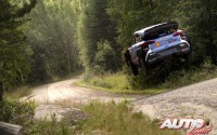 Thierry Neuville al volante del Hyundai i20 WRC, durante el Rally de Finlandia 2016, puntuable para el Campeonato del Mundo de Rallyes WRC.