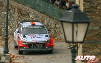 Dani Sordo al volante del Hyundai i20 WRC, durante el Rally de Francia / Tour de Córcega 2016, puntuable para el Campeonato del Mundo de Rallyes WRC 2016.