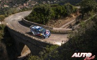 Sébastien Ogier al volante del Volkswagen Polo R WRC, durante el Rally de Francia / Tour de Córcega 2016, puntuable para el Campeonato del Mundo de Rallyes WRC 2016.